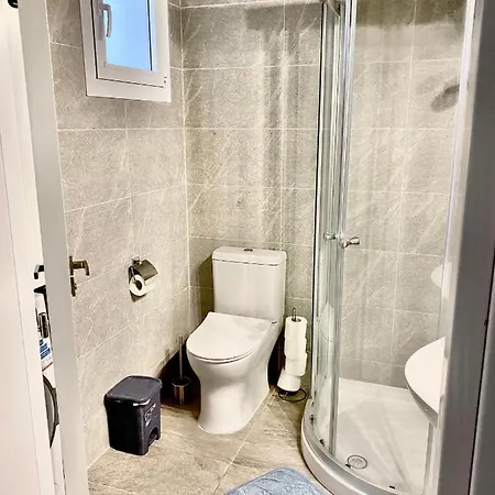 Apartamento Coral Bay Modern Renovated By The Sea Paphos