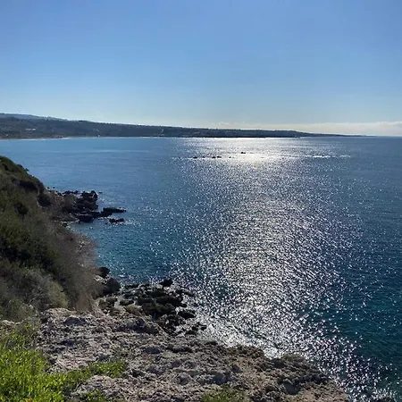 Διαμέρισμα Coral Bay Modern Renovated By The Sea