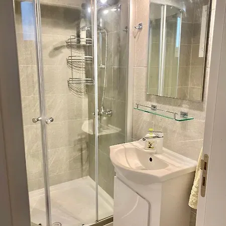 Coral Bay Modern Renovated By The Sea Paphos