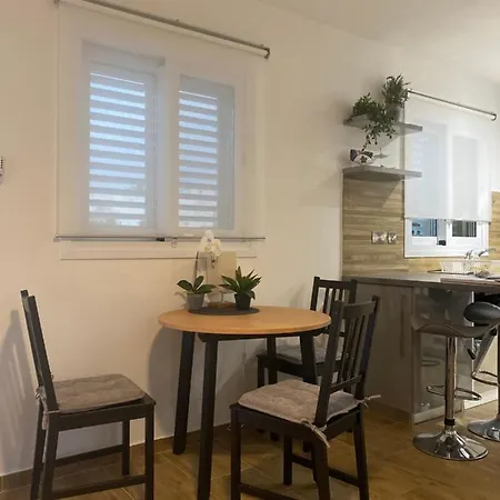 Apartamento Coral Bay Modern Renovated By The Sea Paphos