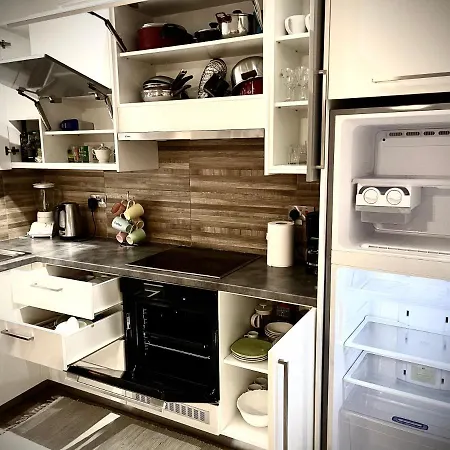 Coral Bay Modern Renovated By The Sea Apartment Paphos